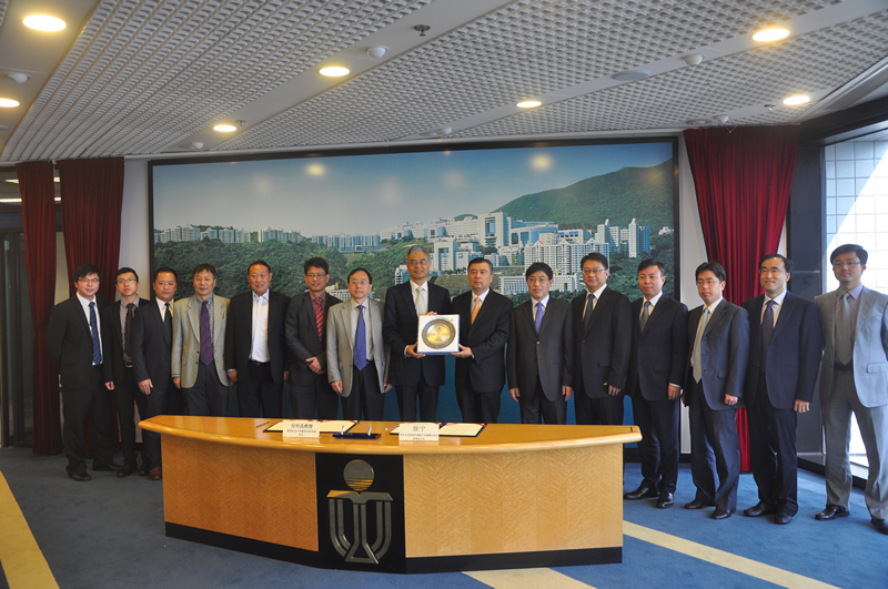 吉和总经理戴怡然陪同常州市委书记一行参观香港科技大学